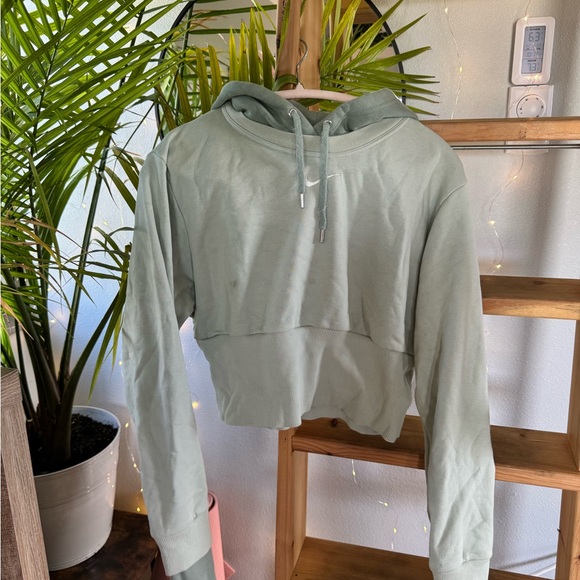 Nike Green Cropped Hoodie - Picture 1 of 5